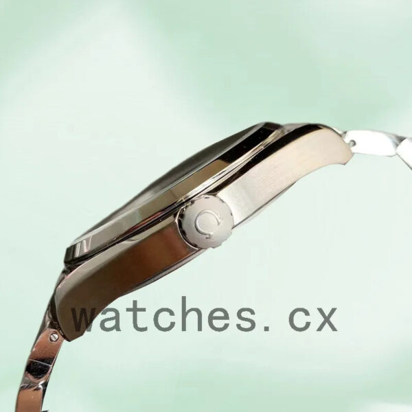 Omega Aqua Terra Men 220.10.41.21.01.001 40 mm Bracelet Black Dial Replica Watches - Image 2