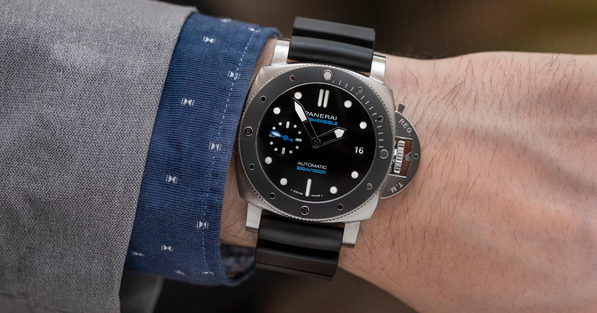 Comparison of popular 42mm panerai submersible replicas best replica with ceramic bezel