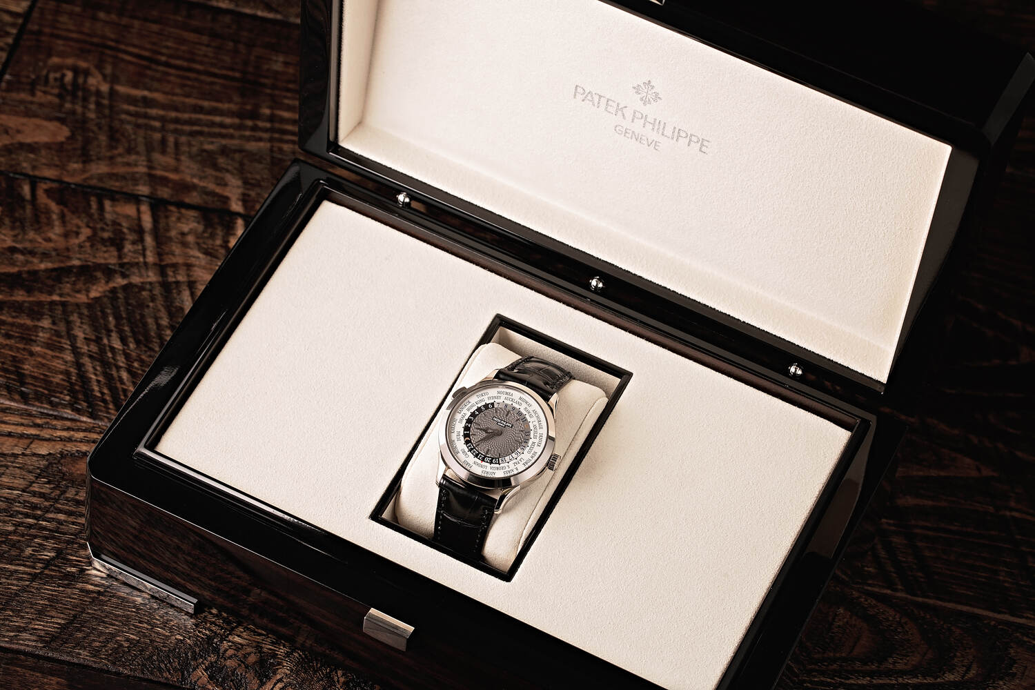 Warranties and guarantees offered by sellers of patek philippe replicas where to buy the best replica
